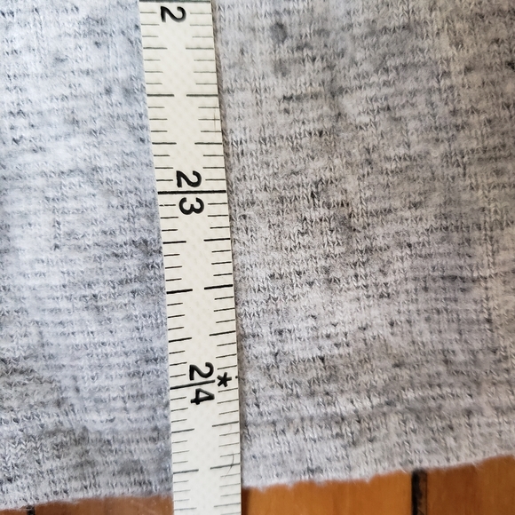 Sinuous Medium gray soft sweater - Picture 8 of 9